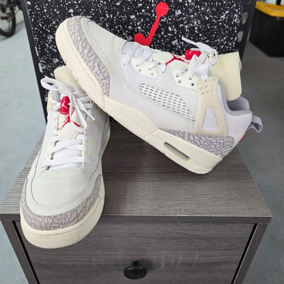 Jordan Spizike Low Coconut Milk Sneakers Size 11.5